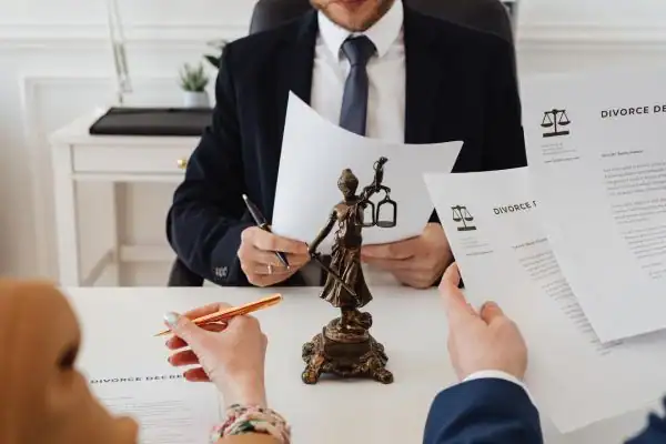 our fees Hyde from EH Mediation - image of couple in joint mediation meeting